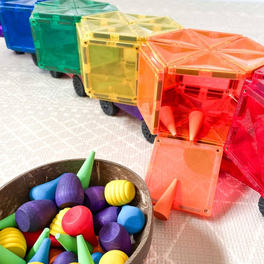 How to build a CONNETIX Tiles caterpillar