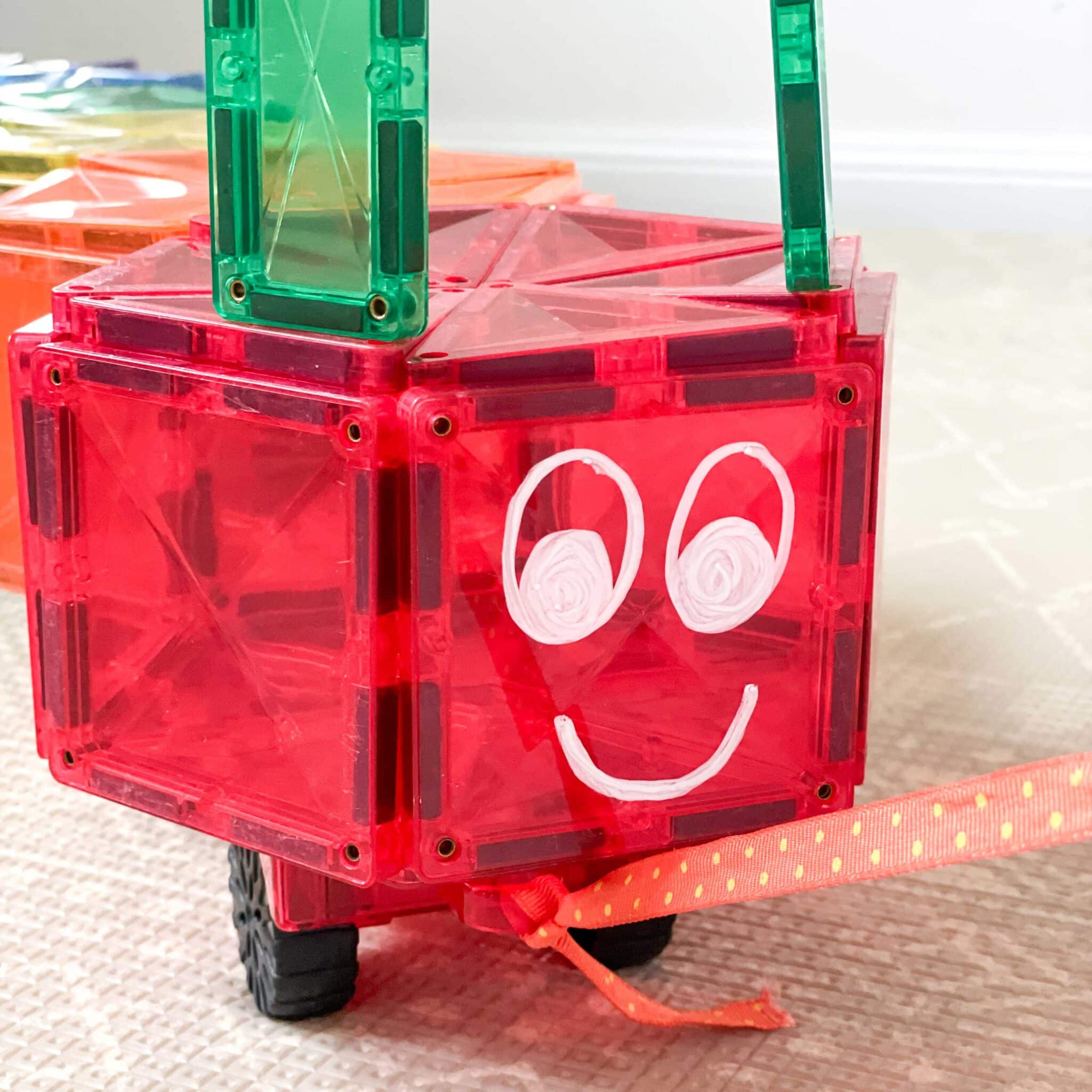 How to build a CONNETIX Tiles caterpillar