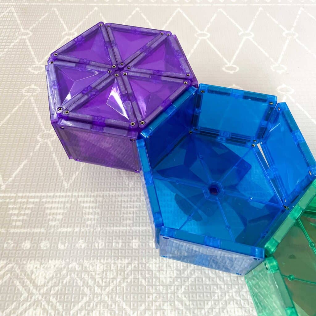 How to build a CONNETIX Tiles caterpillar